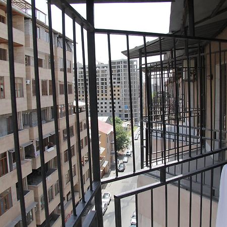 Rafael Hostel Yerevan Exterior photo