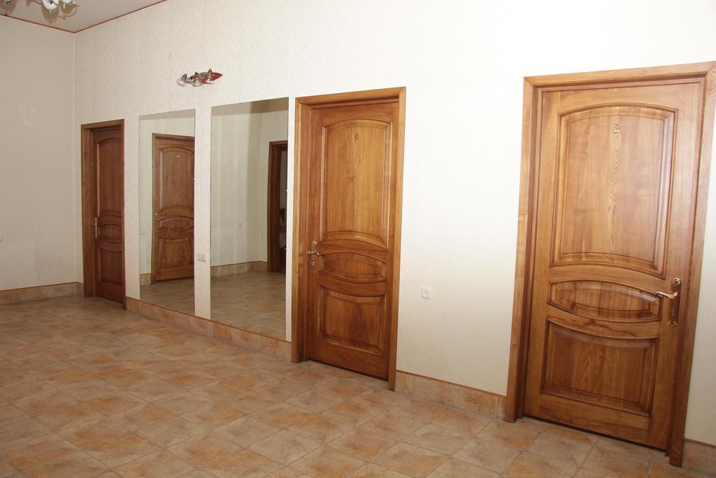 Rafael Hostel Yerevan Exterior photo
