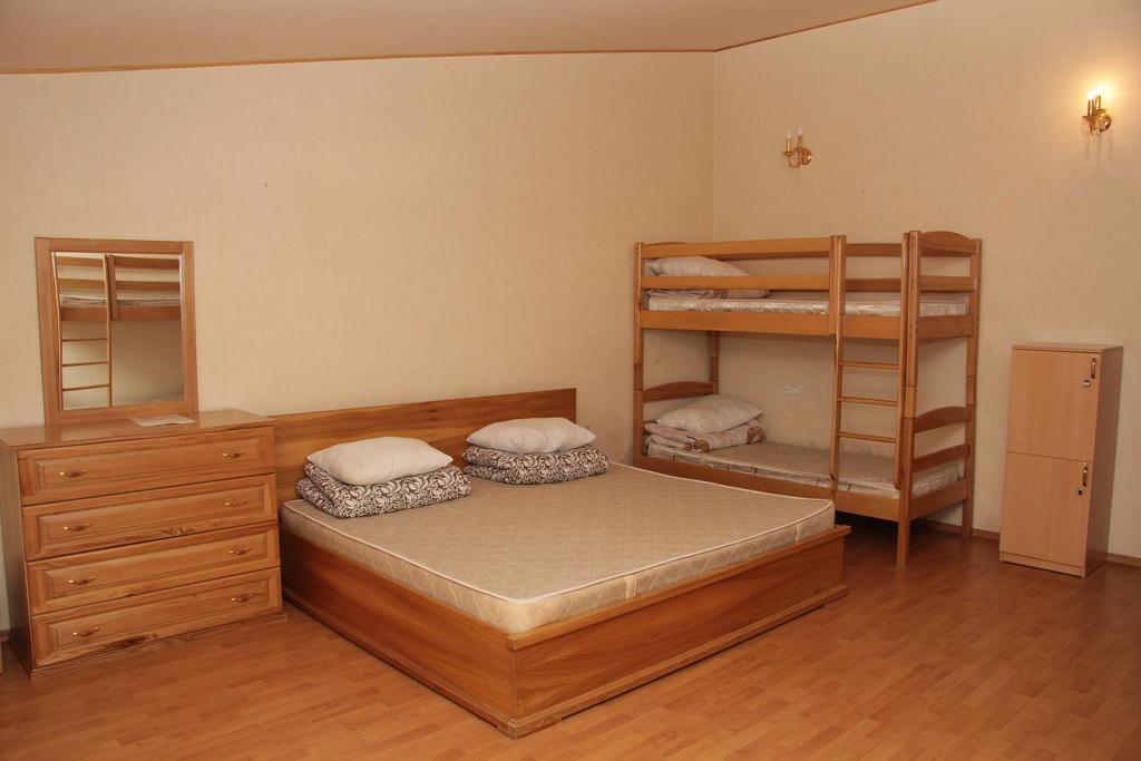 Rafael Hostel Yerevan Exterior photo