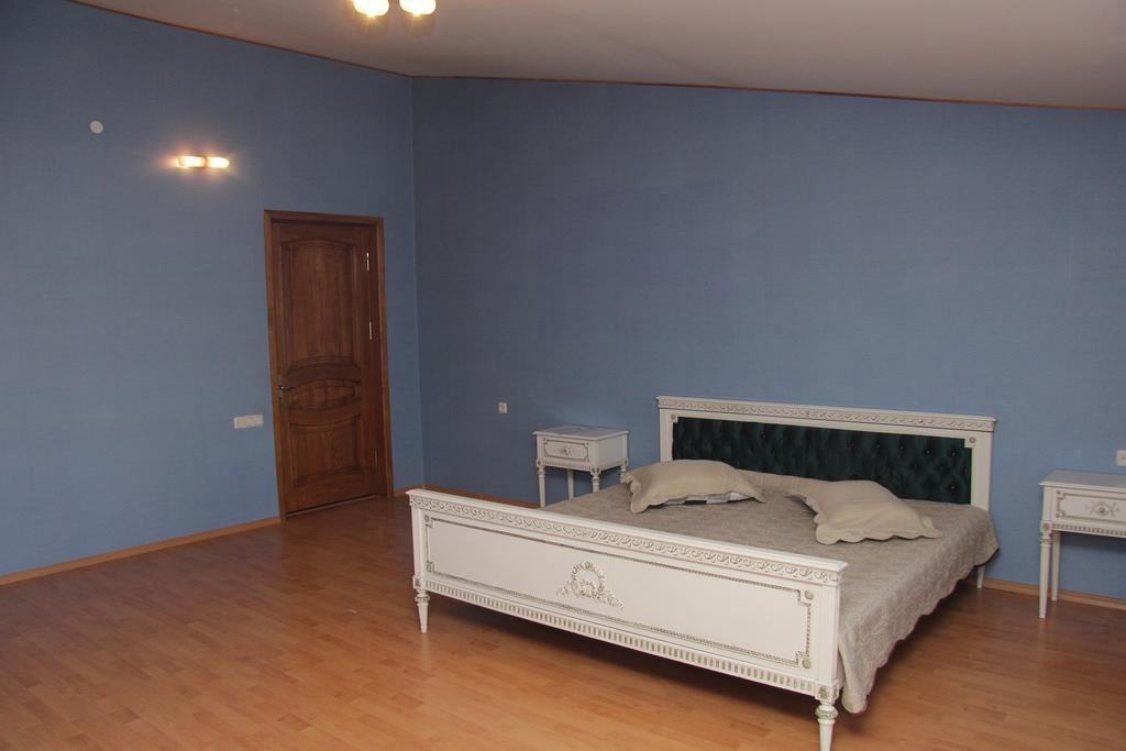 Rafael Hostel Yerevan Exterior photo