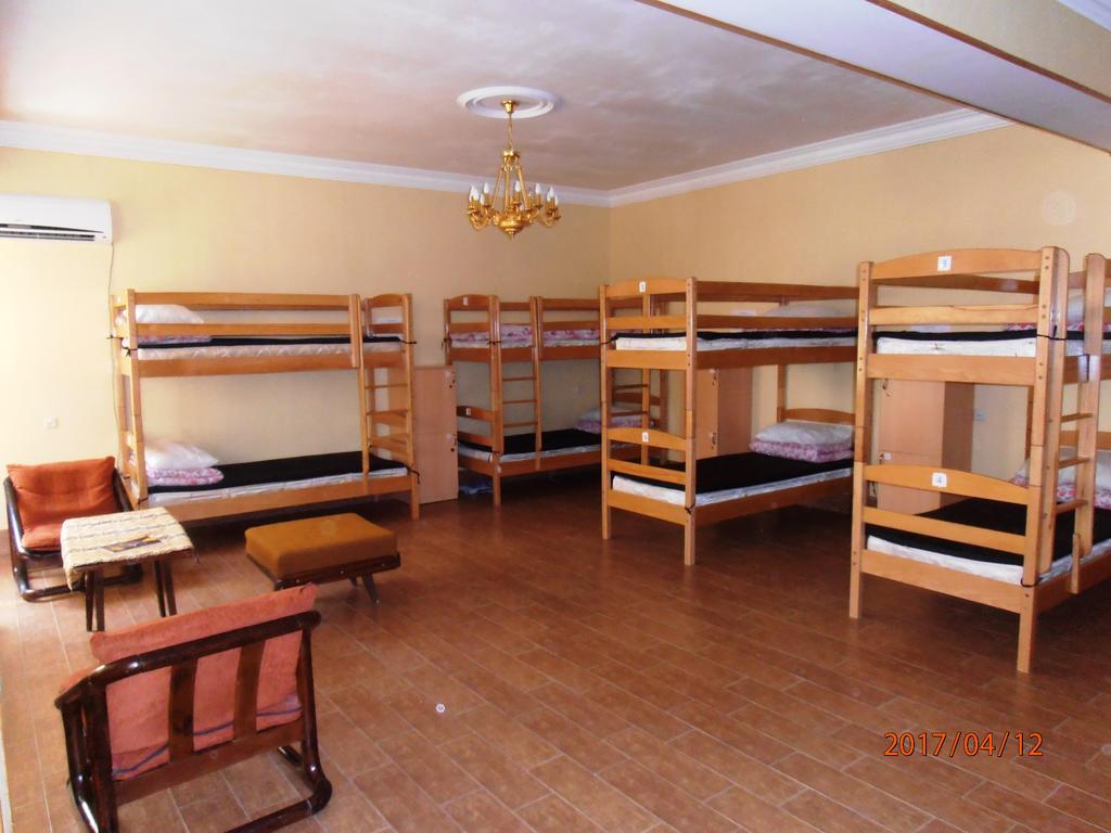 Rafael Hostel Yerevan Exterior photo