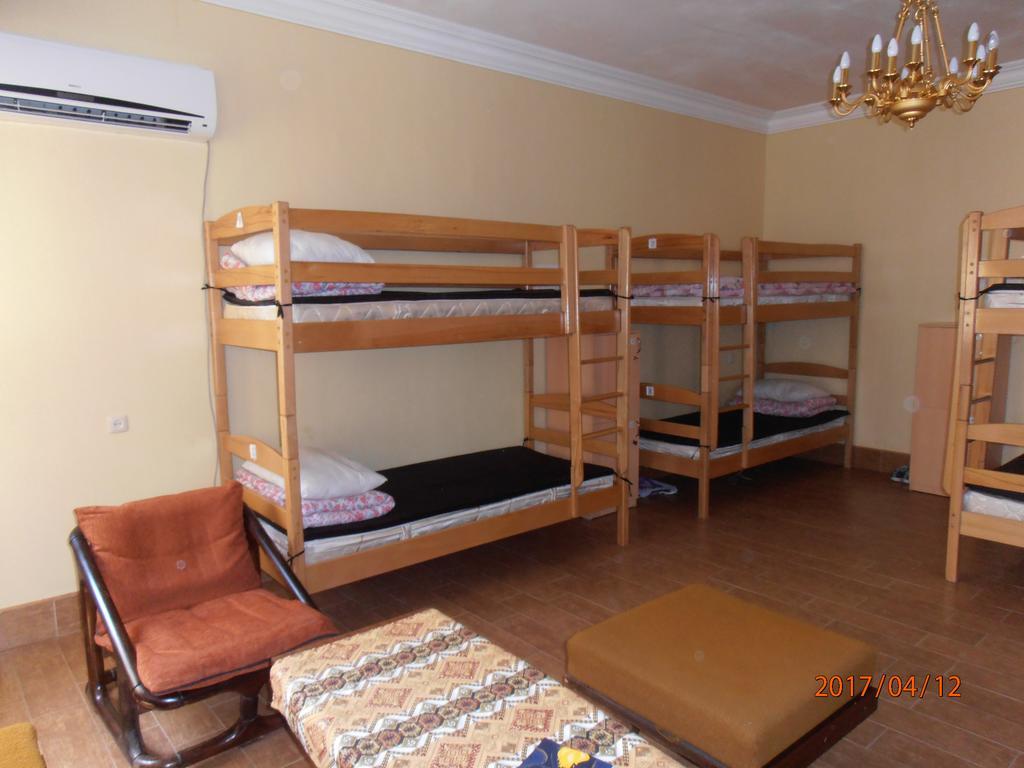 Rafael Hostel Yerevan Exterior photo