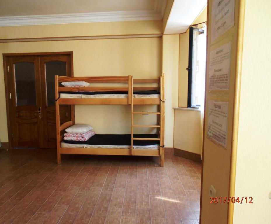 Rafael Hostel Yerevan Exterior photo
