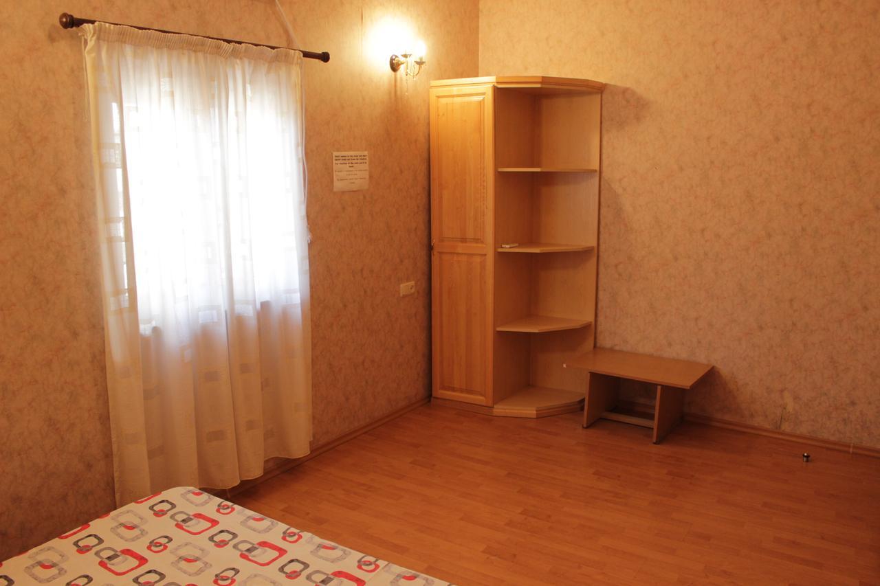 Rafael Hostel Yerevan Exterior photo